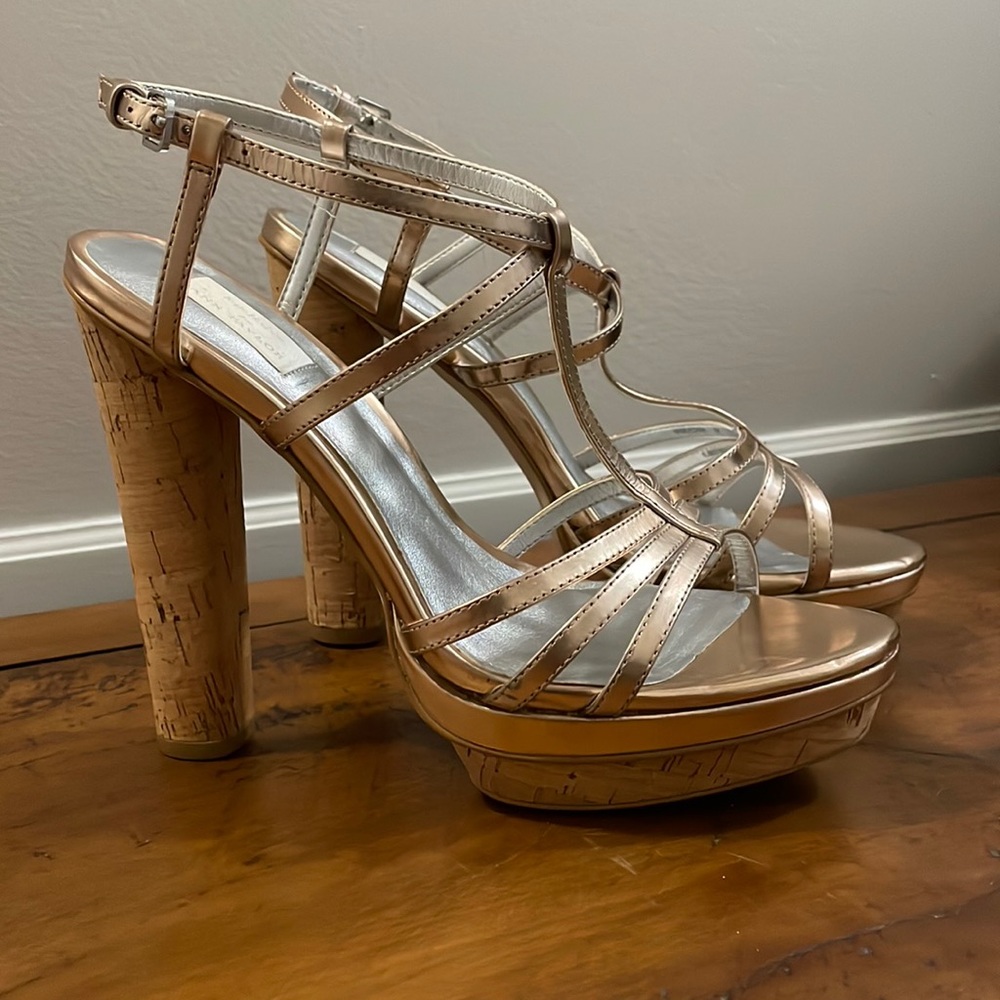 NWOT rose gold leather high-heeled sandals